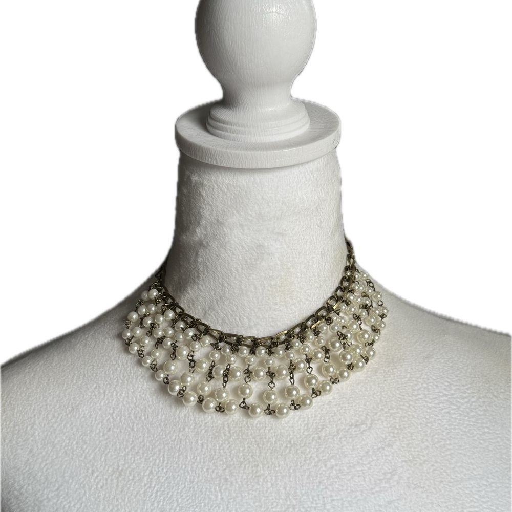 🦪 Elegant Faux Pearl Bib Necklace with Brass Tones by Cookie Lee - Picture 4 of 9